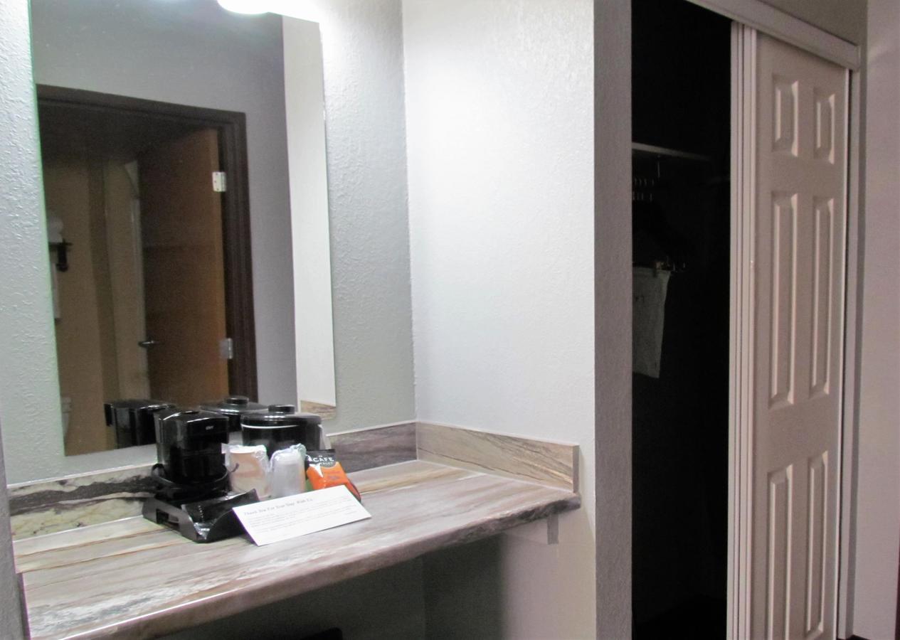 Oak Hill Inn & Suites แคนตัน ภายนอก รูปภาพ