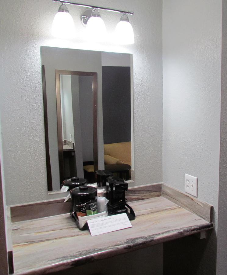 Oak Hill Inn & Suites แคนตัน ภายนอก รูปภาพ
